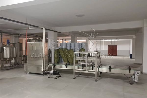 Liquid fertilizer filling machine